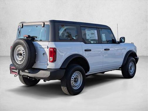 2025 Ford Bronco Base 4 Door 4x4