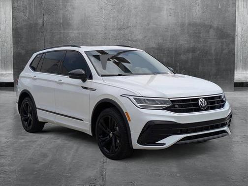 2024 Volkswagen Tiguan 2.0T SE R-Line Black