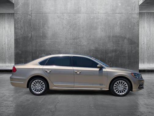 2016 Volkswagen Passat 1.8T SE