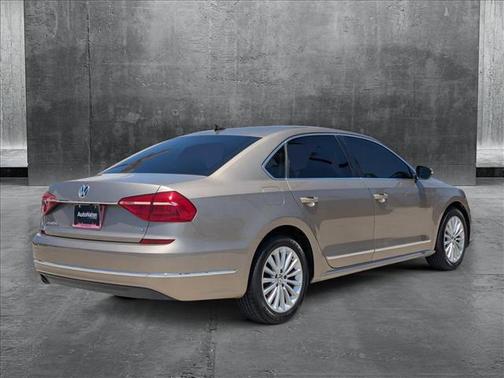 2016 Volkswagen Passat 1.8T SE