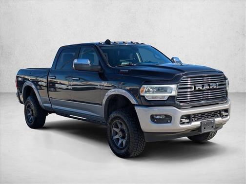 2020 RAM 2500 Laramie Crew Cab 4X4 6'4' Box