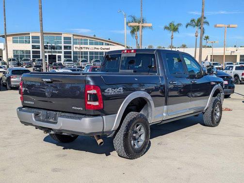 2020 RAM 2500 Laramie Crew Cab 4X4 6'4' Box