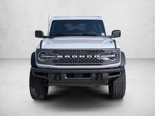 Oxford White 2026 Ford Bronco Badlands