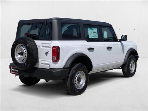 2025 Ford Bronco Base 4 Door 4x4