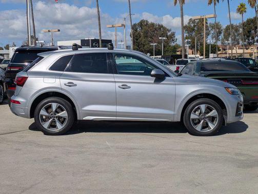 2022 Audi Q5 40 Premium Plus