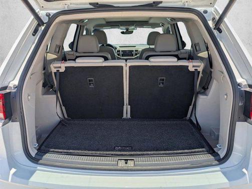 Pure White 2021 Volkswagen Atlas 3.6L SE w/Technology