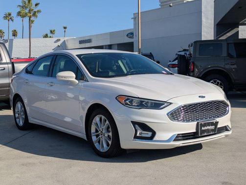 2020 Ford Fusion Plug-In Hybrid Titanium