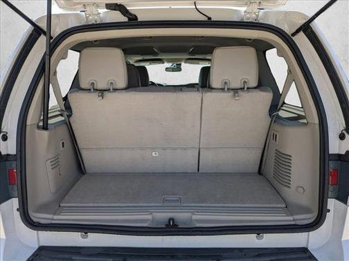 White Platinum Metallic Tri-Coat 2015 Lincoln Navigator Base