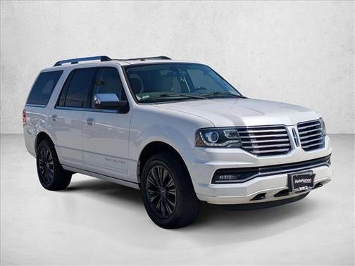 White Platinum Metallic Tri-Coat 2015 Lincoln Navigator Base