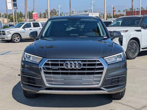 Manhattan Gray Metallic 2019 Audi Q5 45 Premium