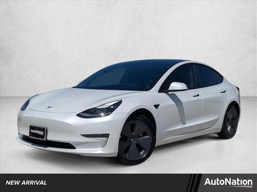 Pearl White Multi-Coat 2022 Tesla Model 3 Standard Range