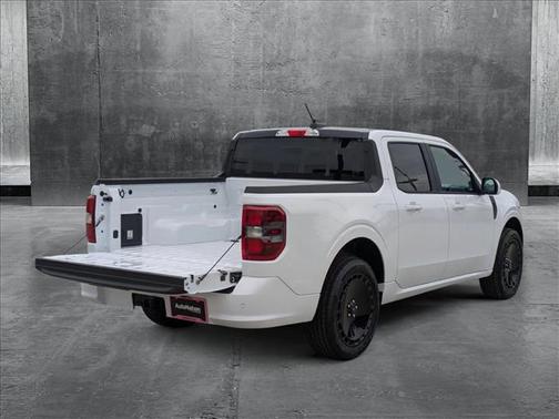 2025 Ford Maverick Lobo Standard
