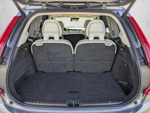 2020 Volvo XC90 T5 Momentum