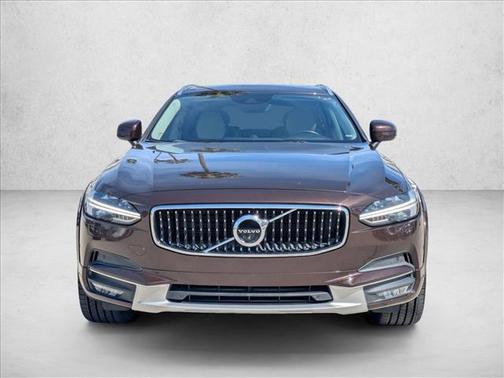 2017 Volvo V90 Cross Country T6