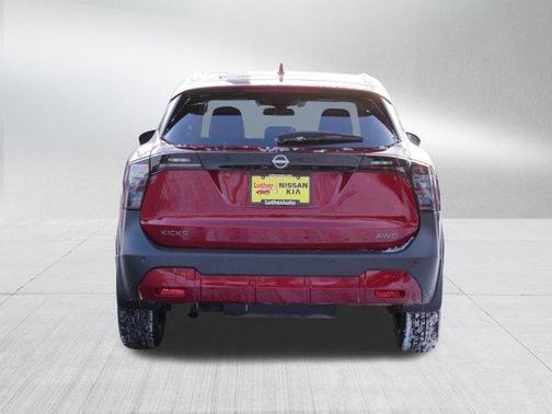 2025 Nissan Kicks SV