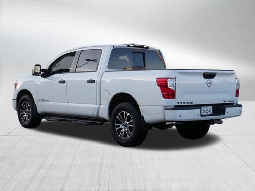 2024 Nissan Titan SV