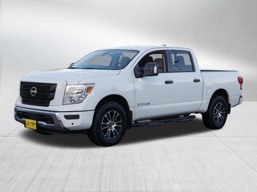 2024 Nissan Titan SV