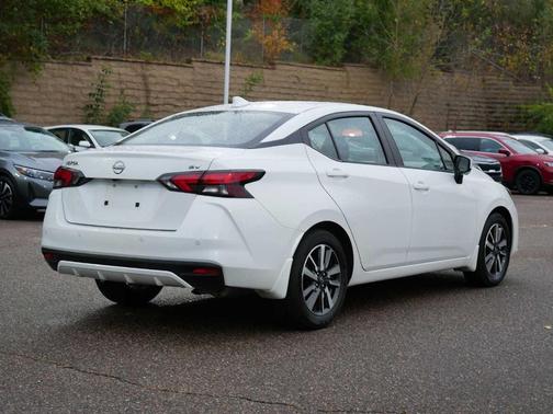2024 Nissan Versa 1.6 SV