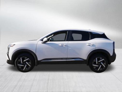 Aspen White Tri 2025 Nissan Kicks SV
