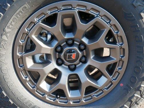 2026 Nissan Frontier PRO-4X w/R Package