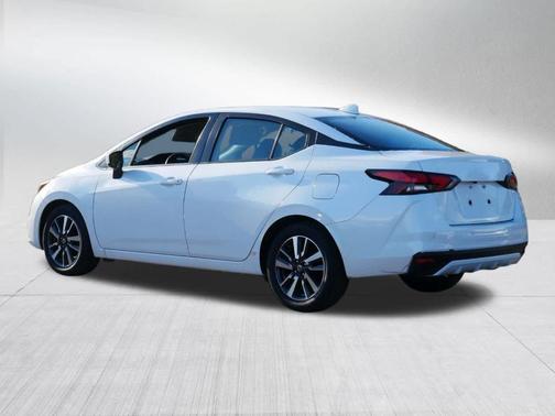 2022 Nissan Versa 1.6 SV