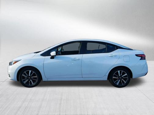 2022 Nissan Versa 1.6 SV