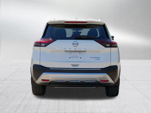 White 2023 Nissan Rogue Platinum