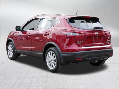 2022 Nissan Rogue Sport SV