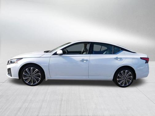 2024 Nissan Altima 2.5 SL