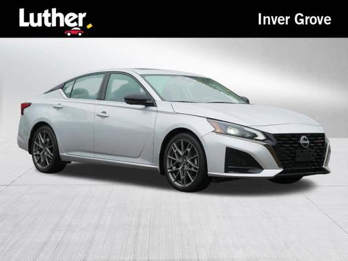 Brilliant Silver Metallic 2023 Nissan Altima 2.0 SR