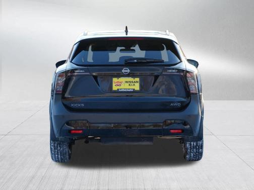 2025 Nissan Kicks SV