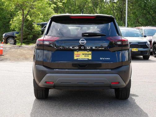 2022 Nissan Rogue SV