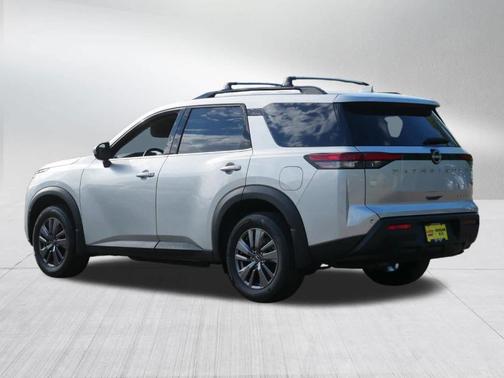 Brilliant Silver Metallic 2023 Nissan Pathfinder SV
