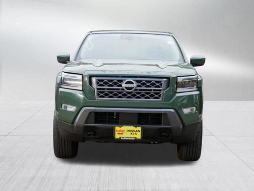 2024 Nissan Frontier SL