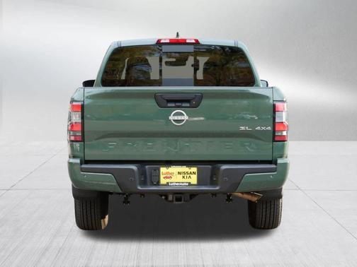 2024 Nissan Frontier SL