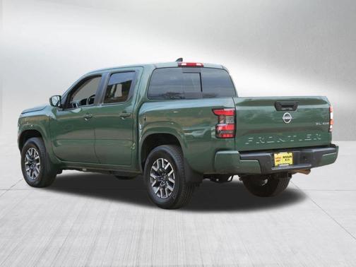 2024 Nissan Frontier SL