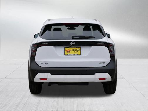 2025 Nissan Kicks SV