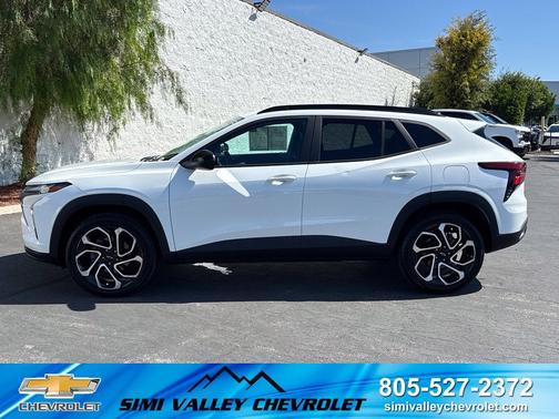 Summit White 2024 Chevrolet Trax 2RS