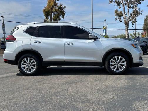 2020 Nissan Rogue SV