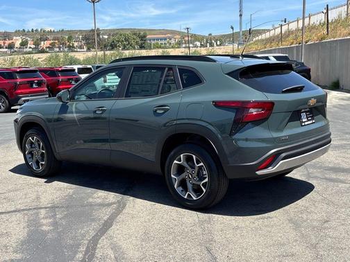 2025 Chevrolet Trax LT
