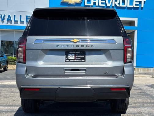 2023 Chevrolet Suburban LT