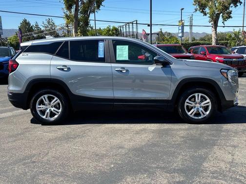 2024 GMC Terrain SLE