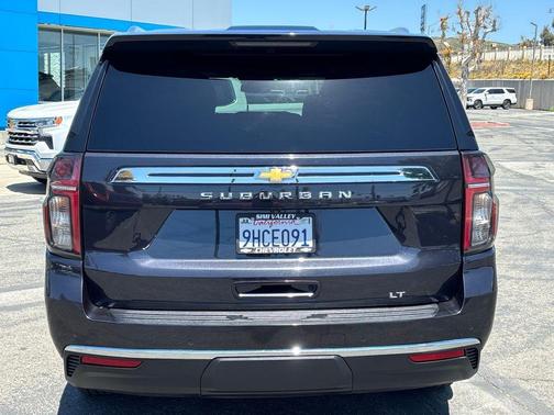 2023 Chevrolet Suburban LT