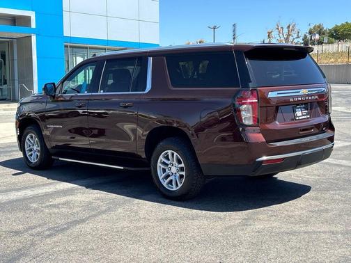 2023 Chevrolet Suburban LT