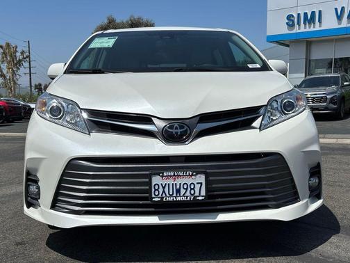 2018 Toyota Sienna XLE