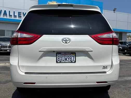 2018 Toyota Sienna XLE