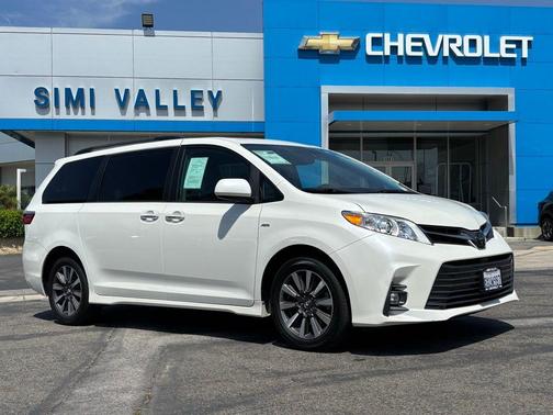 2018 Toyota Sienna XLE