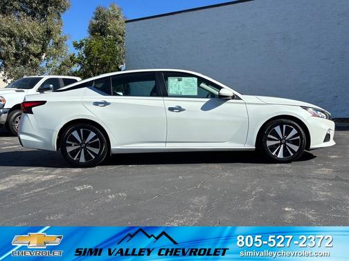 Brilliant Silver Metallic 2021 Nissan Altima 2.5 SV