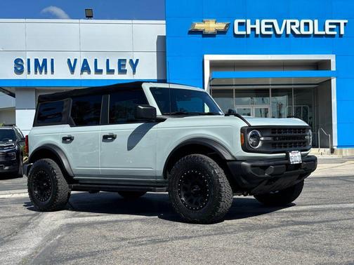 2023 Ford Bronco Base