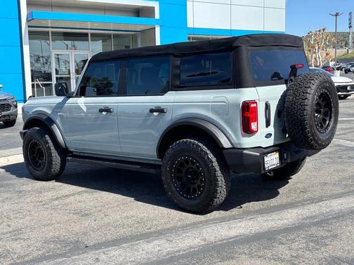 2023 Ford Bronco Base